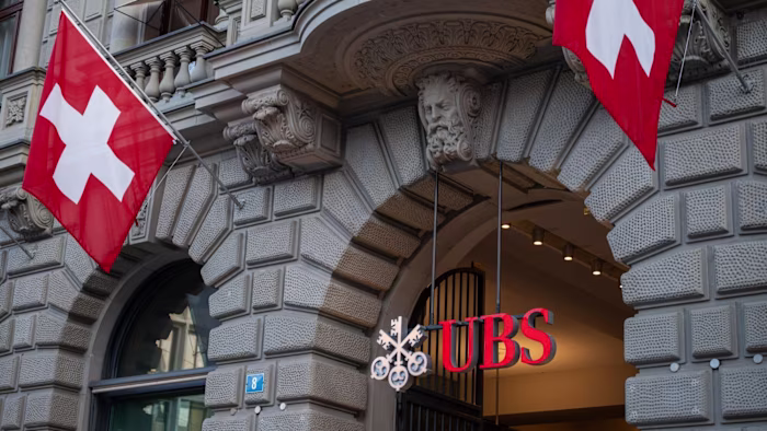 UBS, Switzerland’s largest investment bank, is considering relocating its Zurich headquarters—long regarded as an icon—to the US or elsewhere